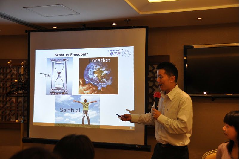 20111116 Rotary Club Central Talk15